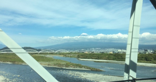 新幹線からの富士。
