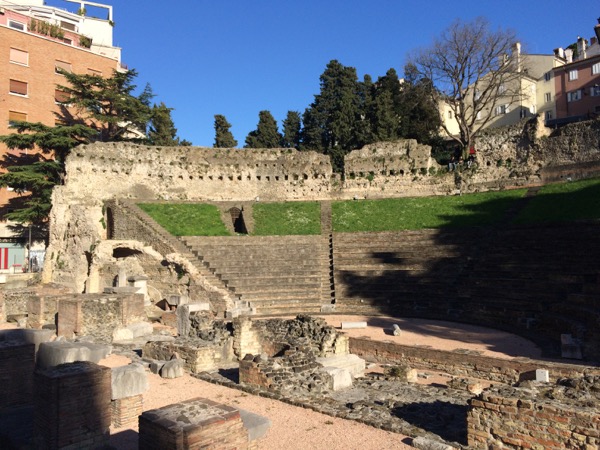 ローマ時代の劇場の遺跡。